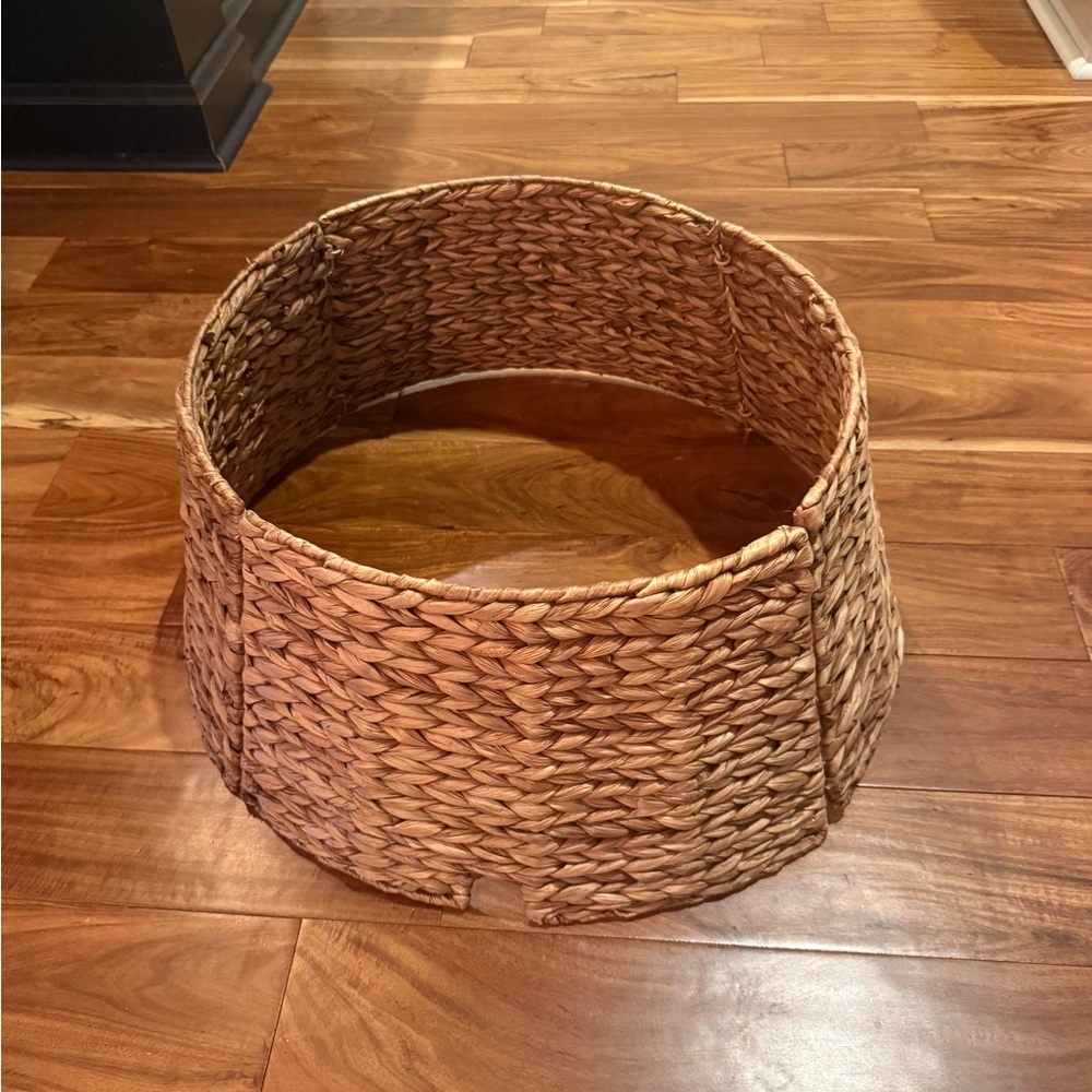 Woven Natural tree collar